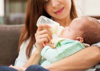 Things Worth Saying To A Formula Feeding Mother