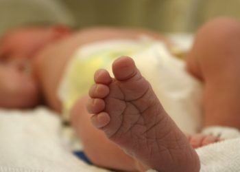 15 Ways To Help A Friend Who Has A Baby In The NICU
