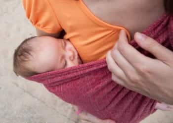 babywearing parents