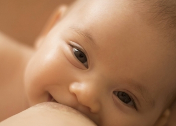 biting while breastfeeding