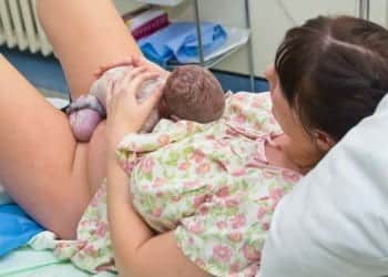 delaying cord clamping