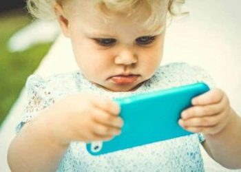 Electronic Toys Linked To Decreased Language During Play
