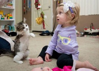 Girl Who Lost Arm To Cancer Gets A Christmas Present To Remember
