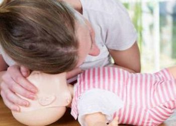 Take A Baby First Aid Course Why How And Where