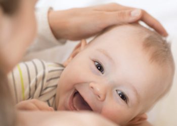 Baby Distracted While Breastfeeding Tips To Help