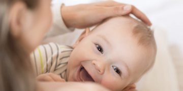 Baby Distracted While Breastfeeding Tips To Help