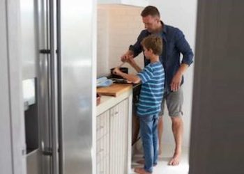 Dad Models Healthy Relationships By Making Breakfast For His Ex