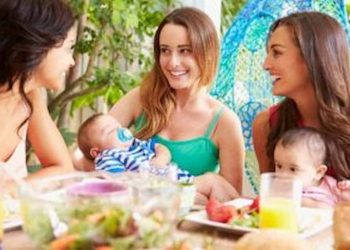 Ways To Make Friends With Other Mamas