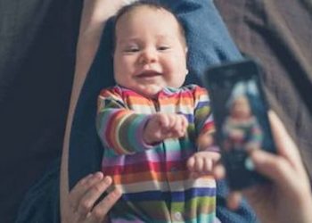 Texts Every New Mama Sends To Her Partner