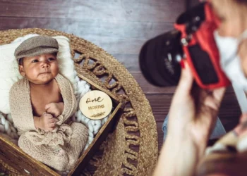 DIY Newborn Photo