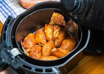 Air fryer chicken wings