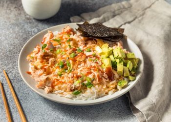 Salmon Rice Bowl with Sriracha Sauce 